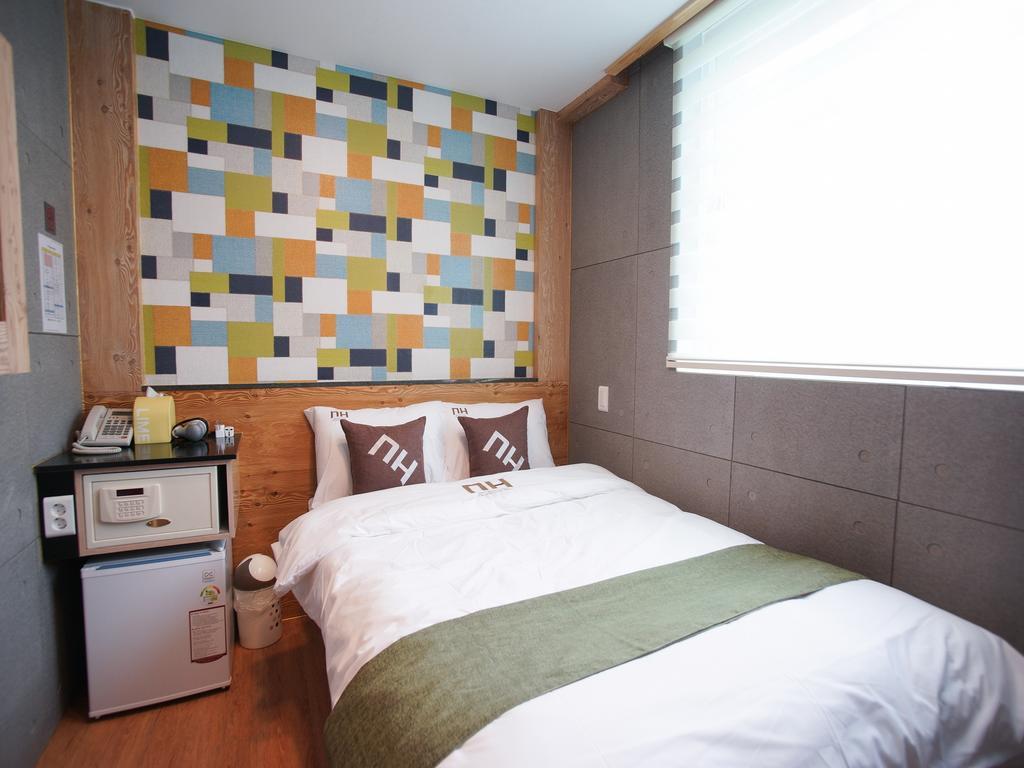 D.H Sinchon Guesthouse Seoul Exterior foto