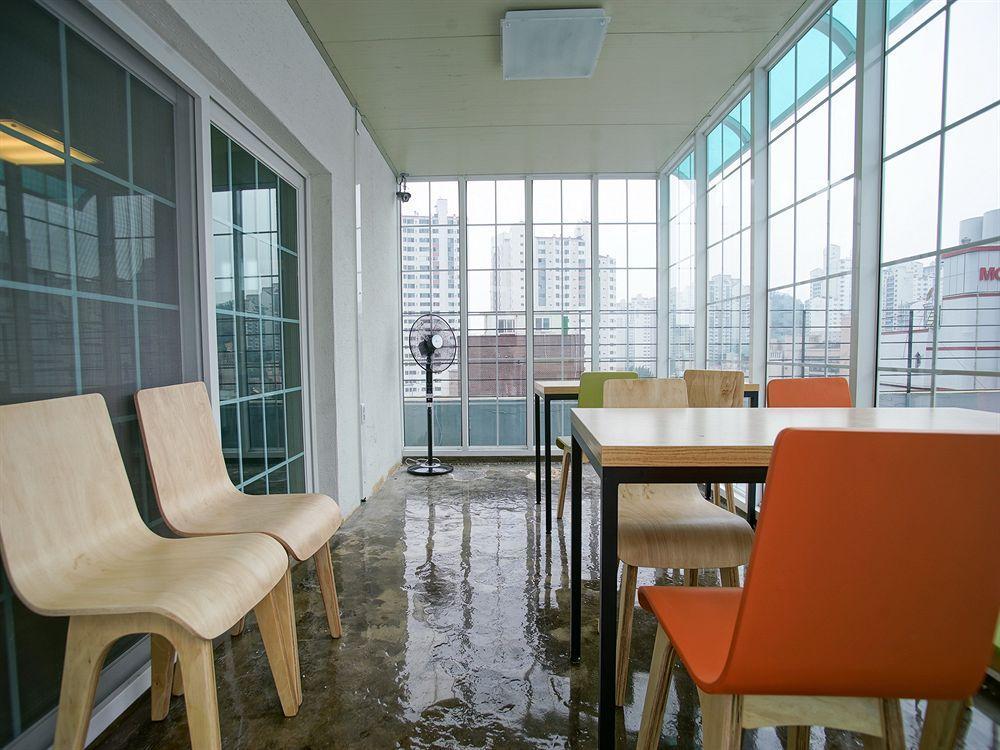 D.H Sinchon Guesthouse Seoul Exterior foto