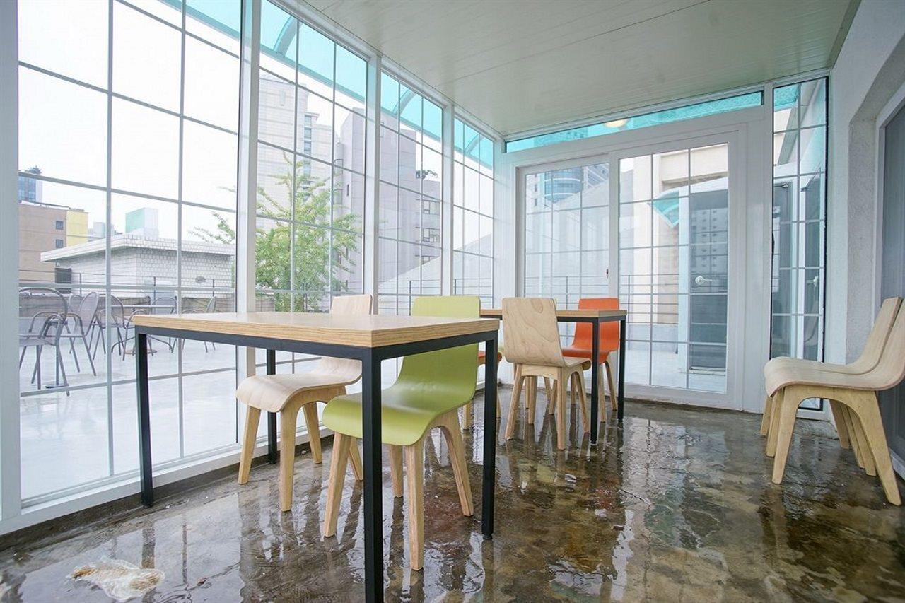 D.H Sinchon Guesthouse Seoul Exterior foto