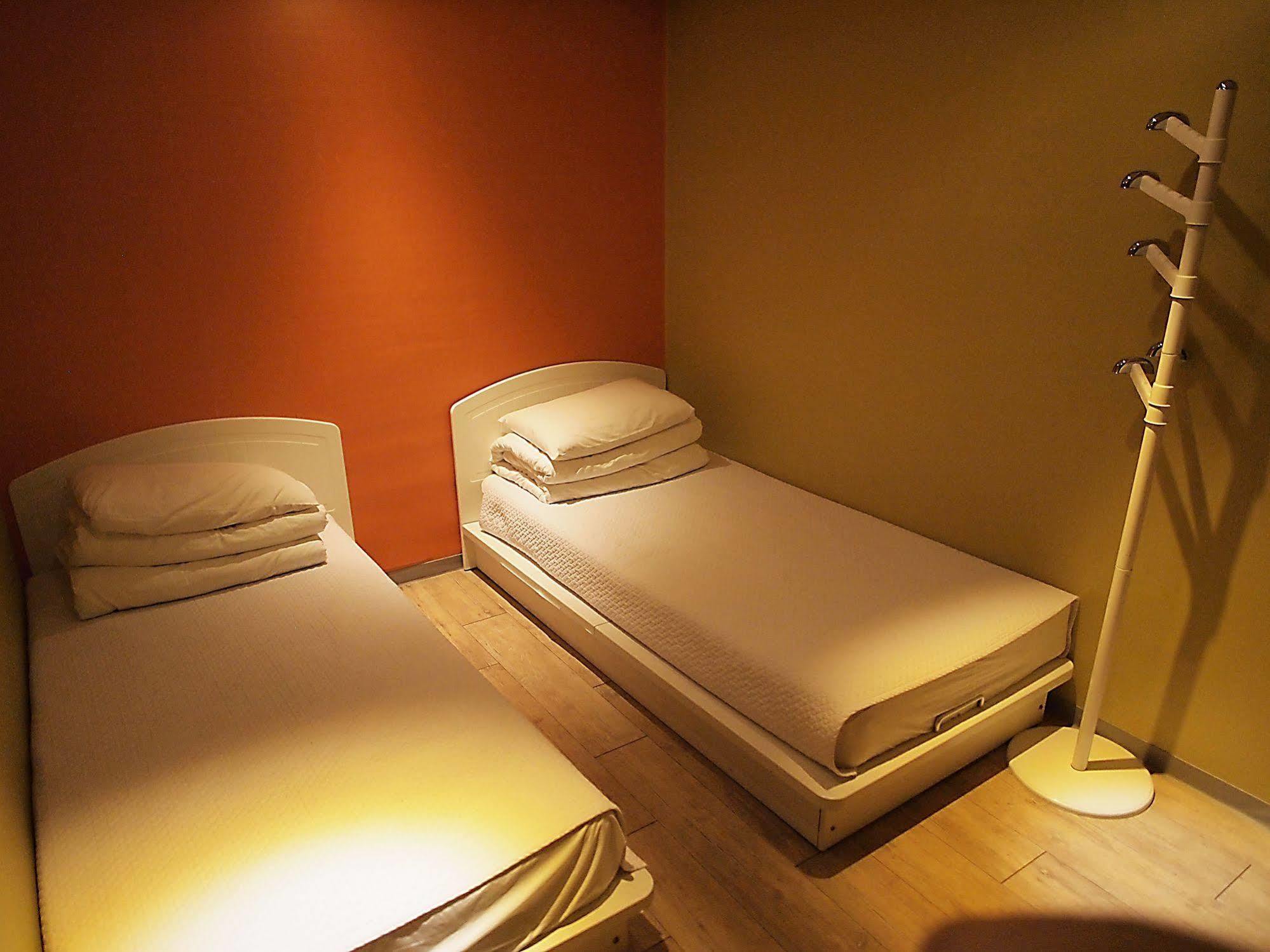 D.H Sinchon Guesthouse Seoul Exterior foto