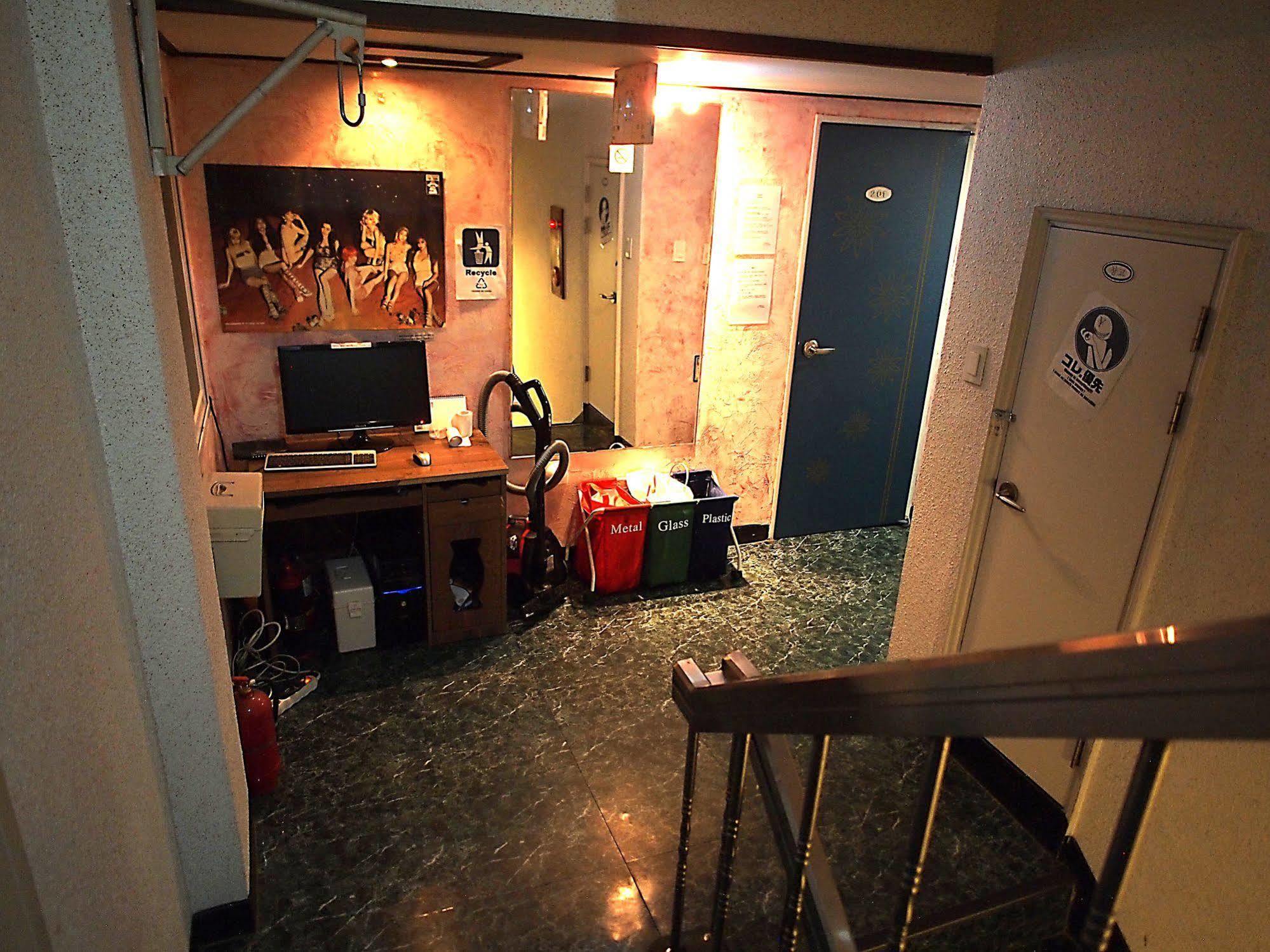 D.H Sinchon Guesthouse Seoul Exterior foto